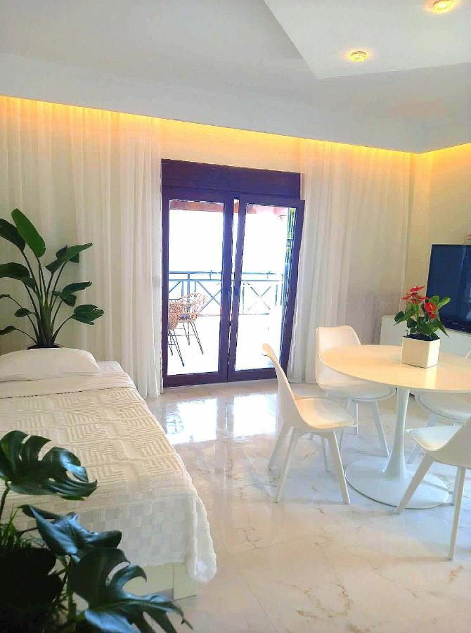 Lux Suite Sea Front Avra Pefkochori Exterior photo