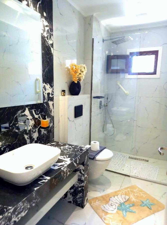 Lux Suite Sea Front Avra Pefkochori Exterior photo